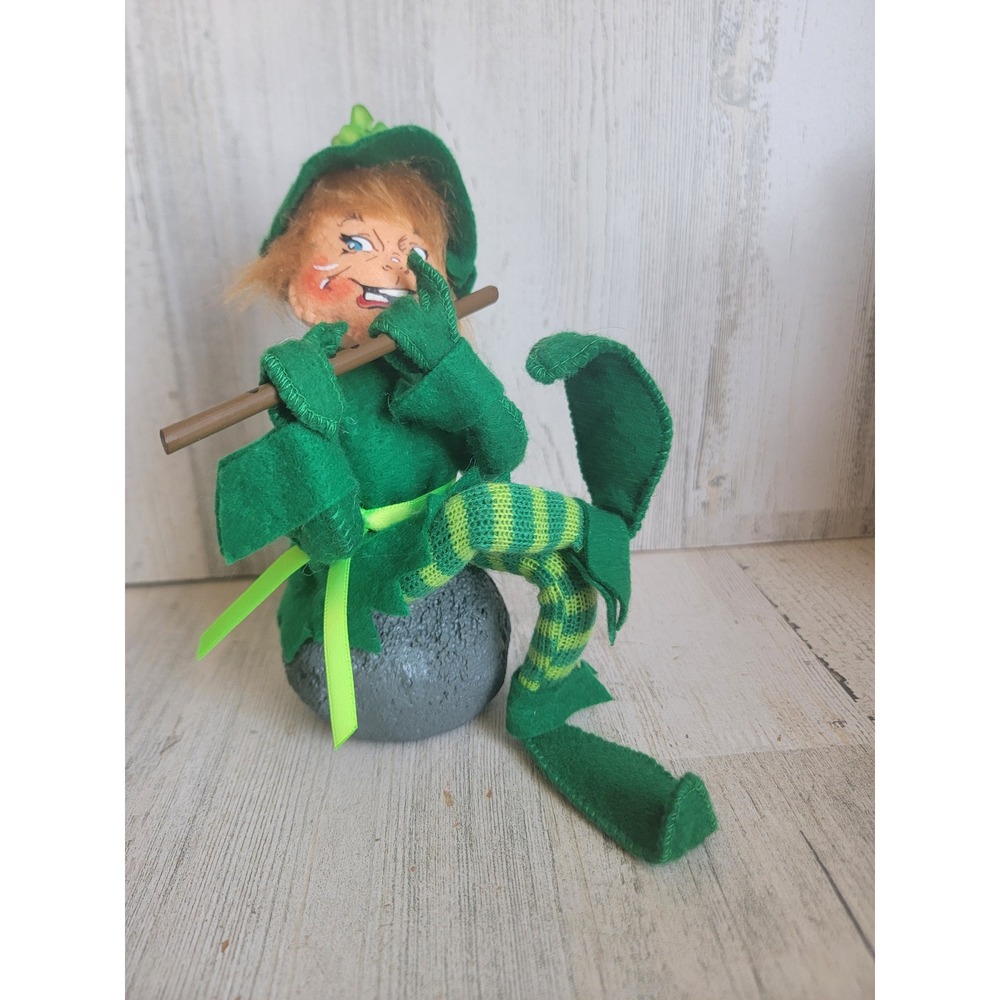 Annalee leprechaun pipe flu rock St Patrick's Day home decor figure